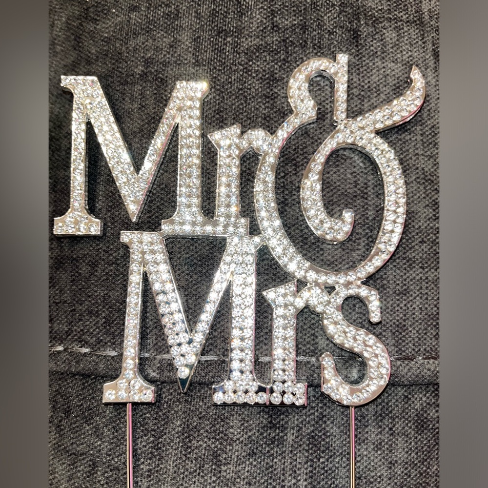 Wedding cake topper